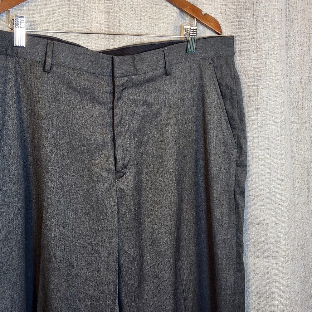Calvin Klein Dress Pants Men's 40x32 Slacks Dark Gray Flat Front Polyester Blend
